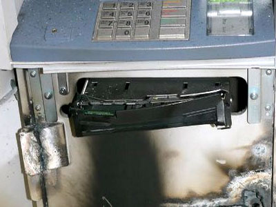 Πάτρα: Μπαράζ εμπρηστικών επιθέσεων τα ξημερώματα σε τέσσερις τράπεζες