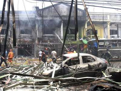 Βομβιστικές επιθέσεις στην Ταϊλάνδη – Πάνω από δέκα νεκροί Βομβιστικές επιθέσεις στην Ταϊλάνδη – Πάνω από δέκα νεκροί