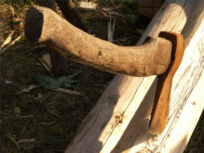 Ο θόρυβος από το τσεκούρι τον πρόδωσε!