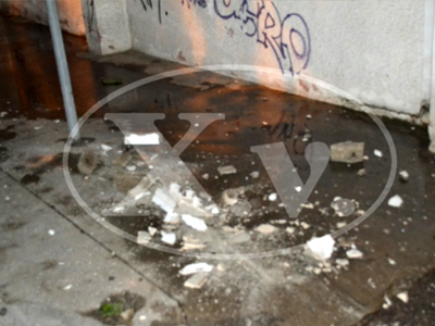 Κατέρρευσε τμήμα από μπαλκόνι στο παλιό κτήριο του ΙΚΑ