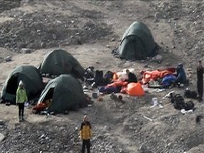 Πίσω στη Βρετανία οι επιζώντες της επίθεσης από πολική αρκούδα