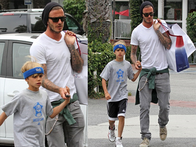 Του μαθαίνει τα μυστικά