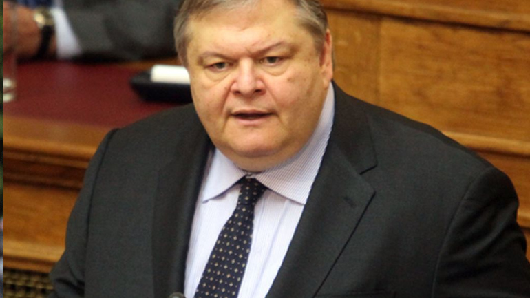 Βενιζέλος: «Εγκλωβισμένη η κυβέρνηση»