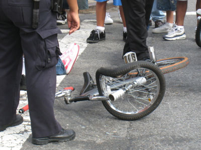 Σύγκρουση ποδηλάτου με αυτοκίνητο στα Χανιά