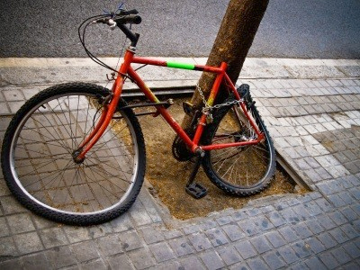 Αυτοκίνητο παρέσυρε ποδηλάτη στην Πρέβεζα