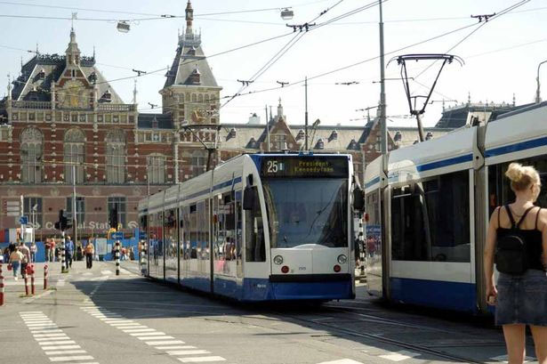 Ακινητοποιημένοι συρμοί του τραμ