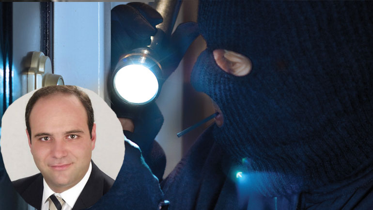 Ο διαρρήκτης «έπεσε» πάνω στον δήμαρχο!