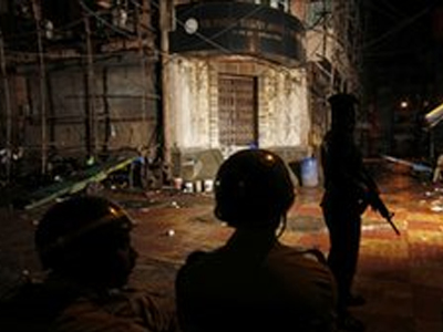 Άγνωστοι προς το παρόν οι δράστες του μακελειού στη Βομβάη