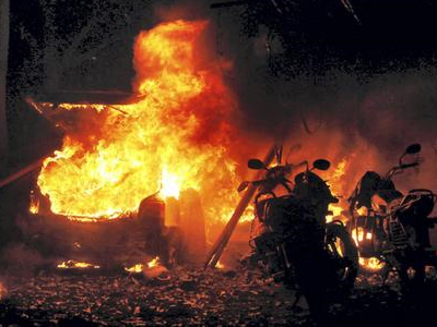 Ισχυρές εκρήξεις στην Τρίπολη