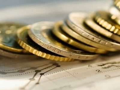 Bloomberg: Η αναδιάρθρωση της ελληνικής οικονομίας έχει αποτέλεσμα