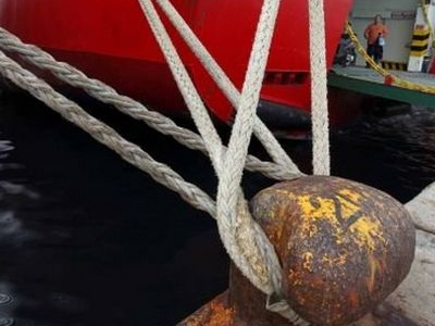 Δεμένα τα πλοία στα λιμάνια