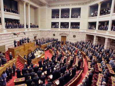 Υπερψήφισαν τον νόμο περί ευθύνης υπουργών ΠΑΣΟΚ και ΝΔ