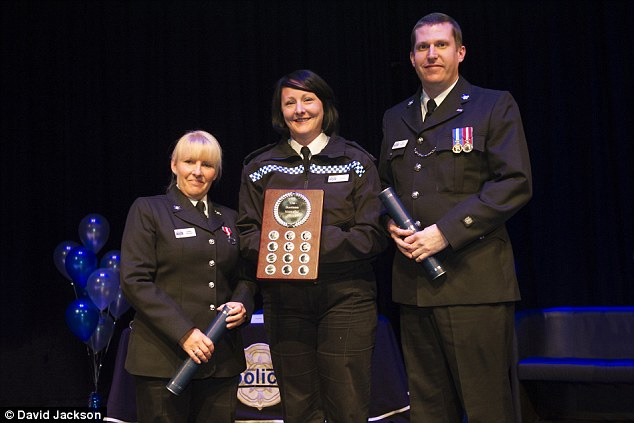 Οι Alex Prentice (δεξιά) και Debbie Wishart (αριστερά)