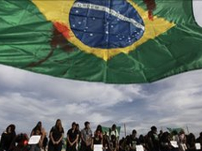 Υπό εξέταση η οπλοκατοχή στη Βραζιλία