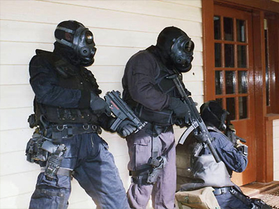 Απειλεί με έφοδο στην πρεσβεία του Ισημερινού η Βρετανία Απειλεί με έφοδο στην πρεσβεία του Ισημερινού η Βρετανία