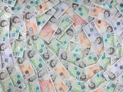 «Ψαλίδι» στους μισθούς των ιδιωτικών υπαλλήλων