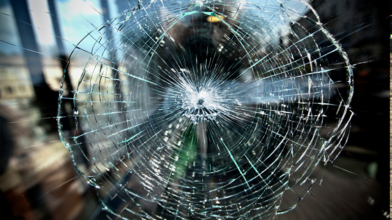 Πρέβεζα: «Χτύπησαν» Ι.Χ. στην παραλία της Λούτσας