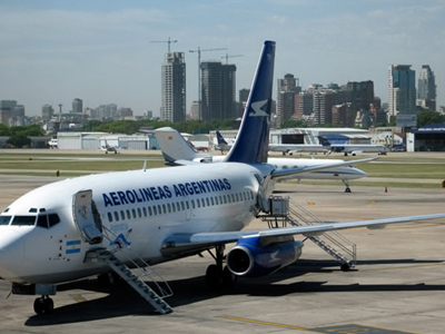 Άνοιξαν τα αεροδρόμια στην Αργεντινή