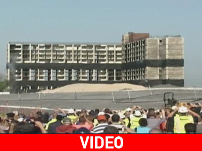 Εντυπωσιακή κατεδάφιση κτηρίου στη Νέα Υόρκη