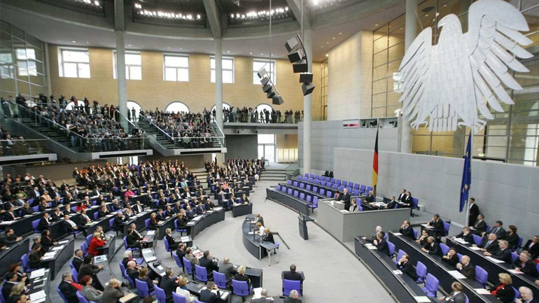 Σε θέση μάχης Μέρκελ και Γκάμπριελ για την Ελλάδα Σε θέση μάχης Μέρκελ και Γκάμπριελ για την Ελλάδα