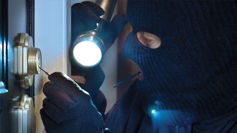 Ιωάννινα: Διέπραξε τέσσερις διαρρήξεις σ’ ένα βράδυ!