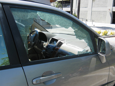 Το έσκασε από το αναμορφωτήριο και διέρρηξε 17 οχήματα!