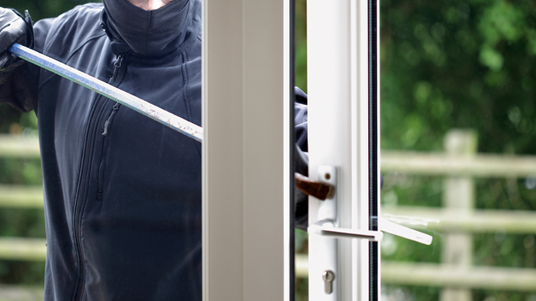 Ιωάννινα: Άρπαξε 4.350 ευρώ από κατοικία