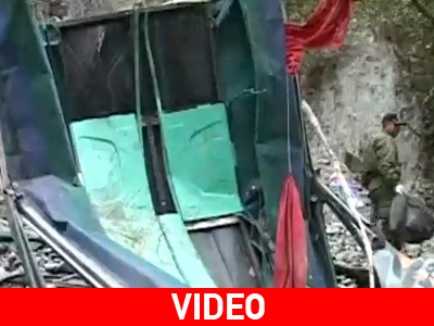 «Βουτιά» θανάτου λεωφορείου στη Βολιβία