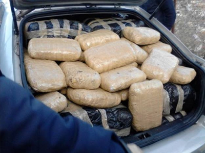 Μπλόκο της αστυνομίας σε 96 κιλά χασίς