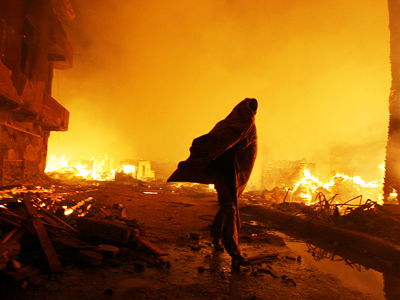 Μεγάλης έκτασης πυρκαγιά σε συνοικία του Καΐρου