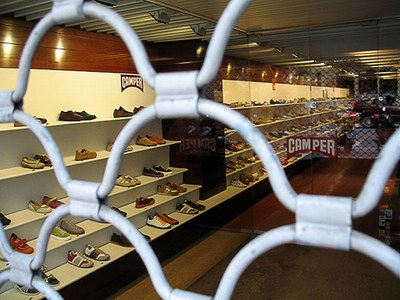 Ρέθυμνο: Κατεβάζουν «ρολά» τα καταστήματα