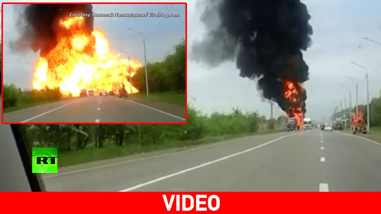 Ρωσία: Καρέ καρέ η ισχυρή έκρηξη σε φλεγόμενο βυτιοφόρο