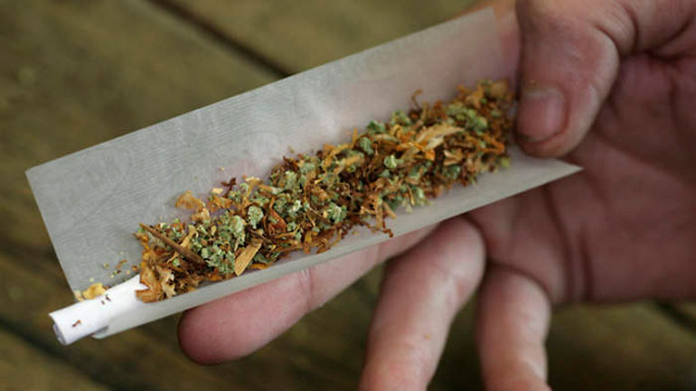 Τα ναρκωτικά έφεραν χειροπέδες