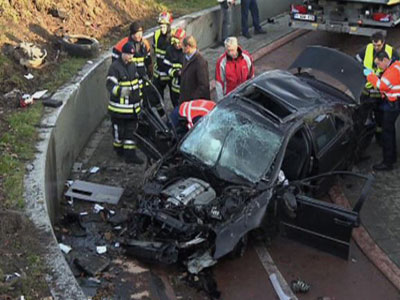 ΤΩΡΑ: Εγκλωβισμός ανθρώπου σε αυτοκίνητο ΤΩΡΑ: Εγκλωβισμός ανθρώπου σε αυτοκίνητο