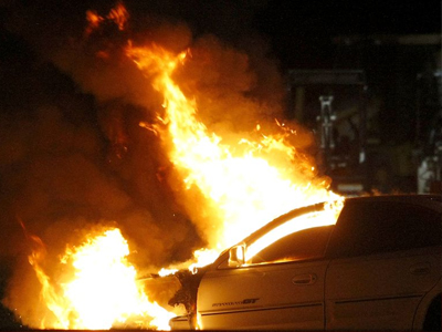 «Λαμπάδιασαν» Ι.Χ. σε Περιστέρι και Αιγάλεω