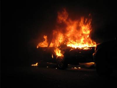 Φωτιά σε αυτοκίνητο στο κέντρο της Αθήνας