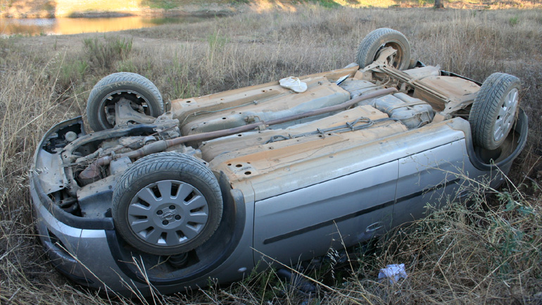 Ανατροπή οχήματος στη Σητεία – Απεγκλωβισμός δύο επιβατών