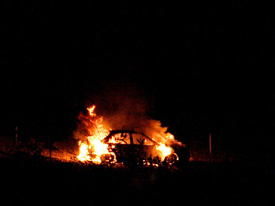 «Λαμπάδιασαν» οχήματα κοντά στο Σ.Ε.Φ.