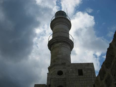 Χανιά: «Μπούκαραν» στον ενετικό φάρο