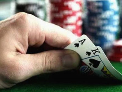 Χαρτοπαικτική λέσχη στο Λαύριο