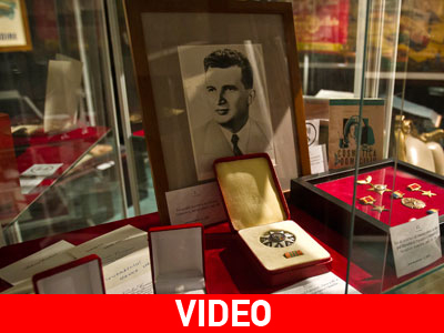 Στο σφυρί προσωπικά αντικείμενα του Τσαουσέσκου