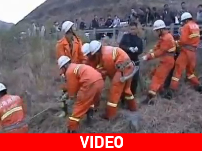 «Βουτιά» θανάτου για επιβάτες λεωφορείου στην Κίνα