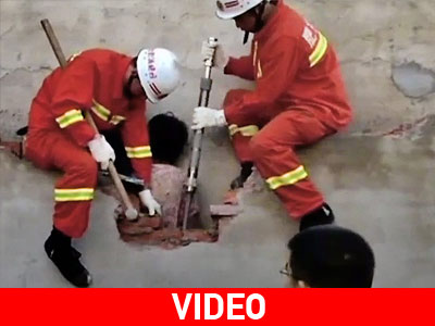 Κίνα: Παγιδευμένη ανάμεσα σε δύο τοίχους