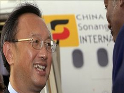 Συνεχίζει τα παιχνίδια στρατηγικής στο Σουδάν