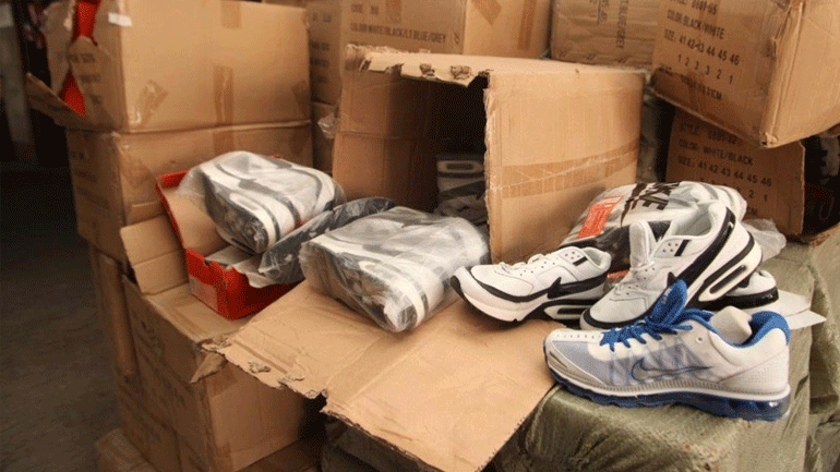 Μεσολόγγι: Πωλούσε ρούχα… μαϊμού και συνελήφθη