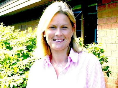 Στο ειδώλιο δασκάλα για σύναψη δεσμού με μαθήτριά της