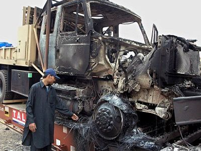 «Οι αντικαθεστωτικοί χτύπησαν ειρηνική αυτοκινητοπομπή»