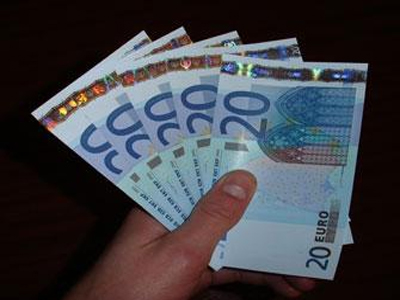 Είχαν στην κατοχή τους πλαστά χαρτονομίσματα