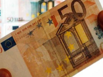 Σύλληψη ηλικιωμένης για πλαστά χαρτονομίσματα