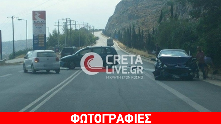 Γέμισε συντρίμμια η άσφαλτος